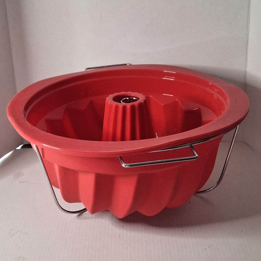 Red Silicone Bundt Pan with Metal Stand